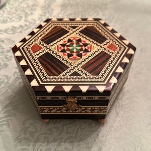 Handmade Spanish Inlaid Jewelry/music Box